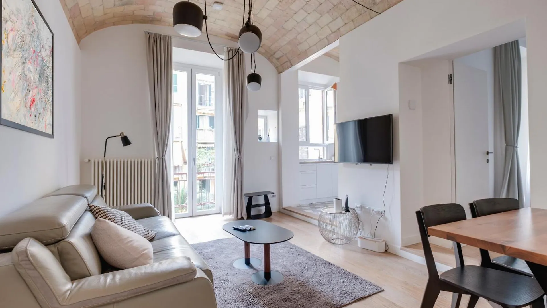 Charming Vatican Apartment With Balcony 6B Rome Italy
